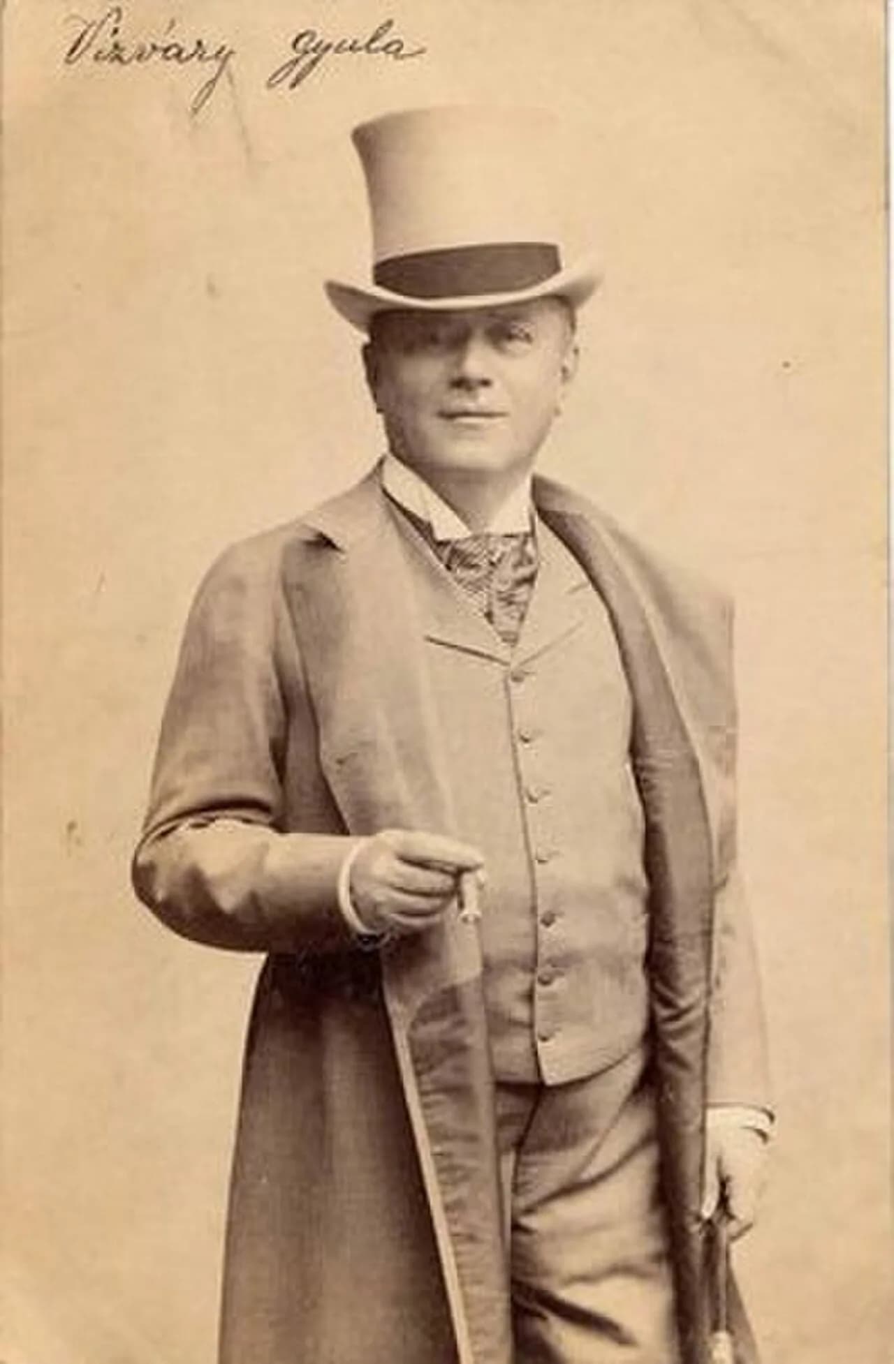 Gyula Vízvári