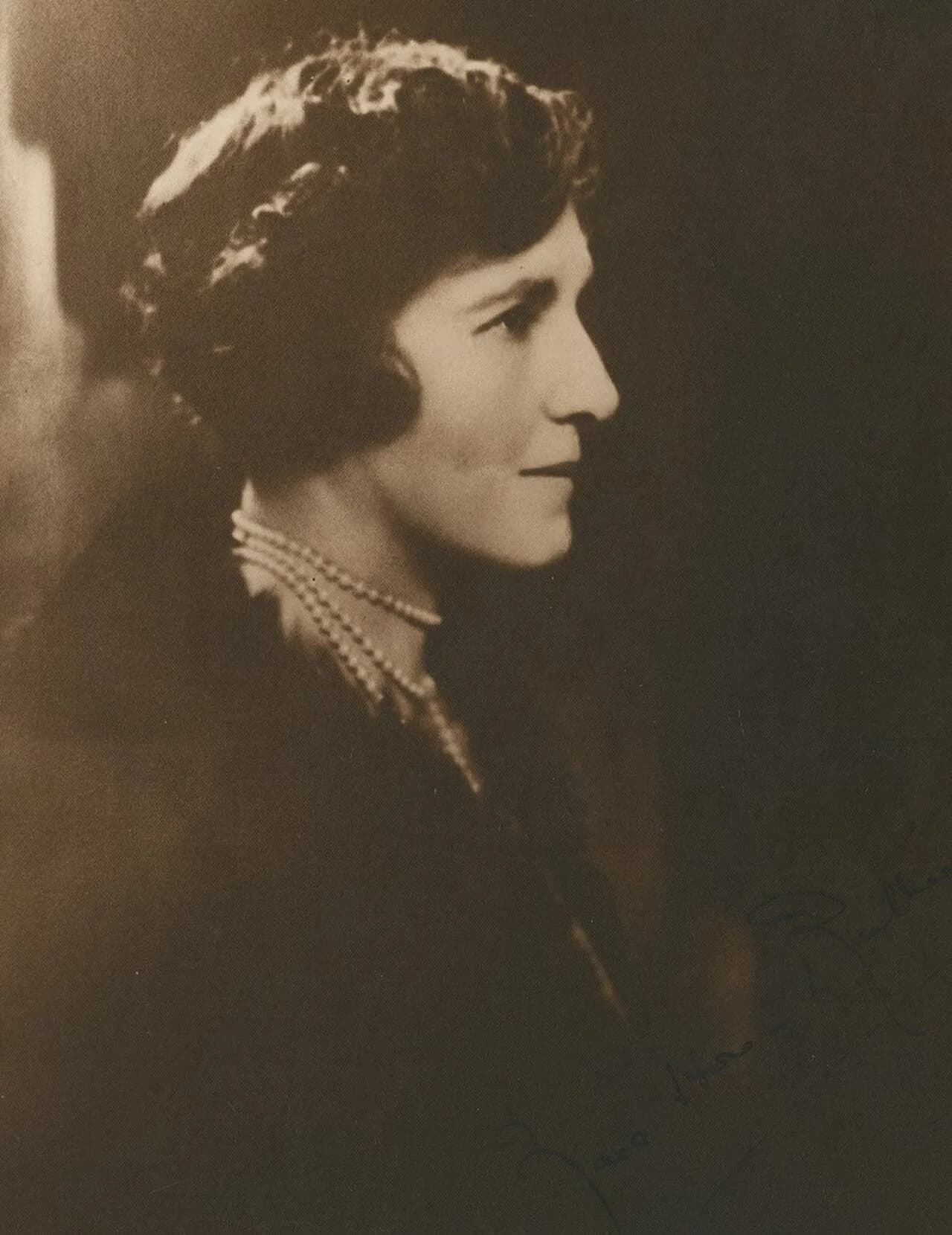 Zara Hore-Ruthven, Countess of Gowrie
