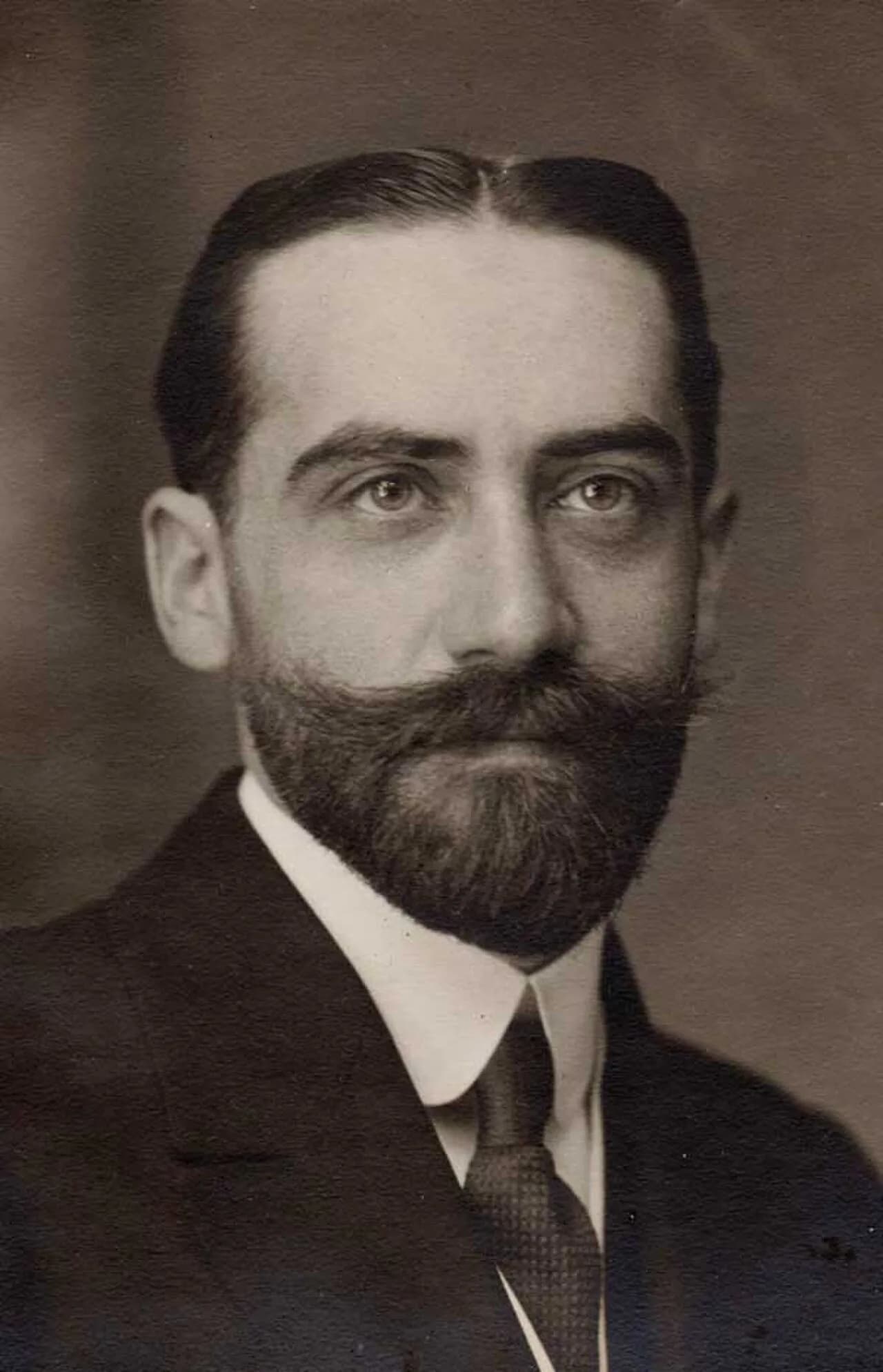 Amós Salvador Carreras