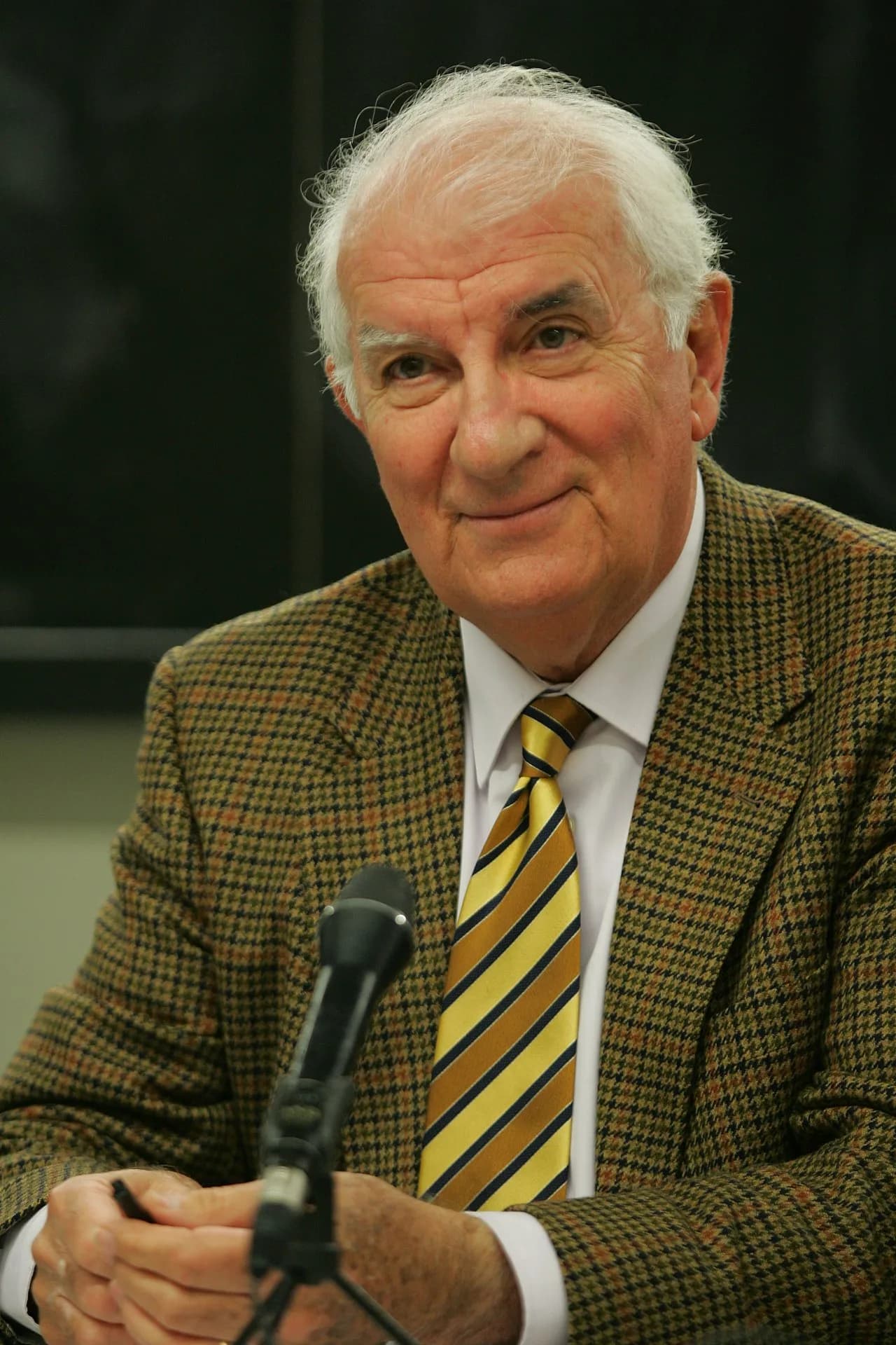 Ángel Faus Belau