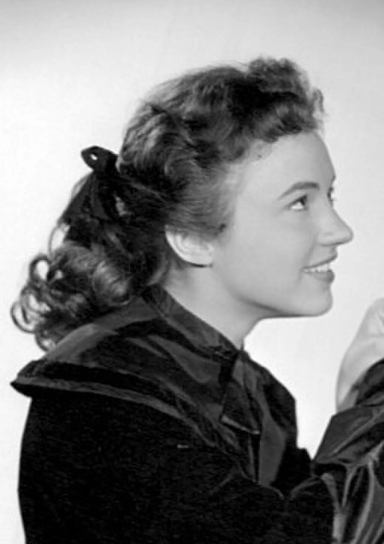 Anne Whitfield