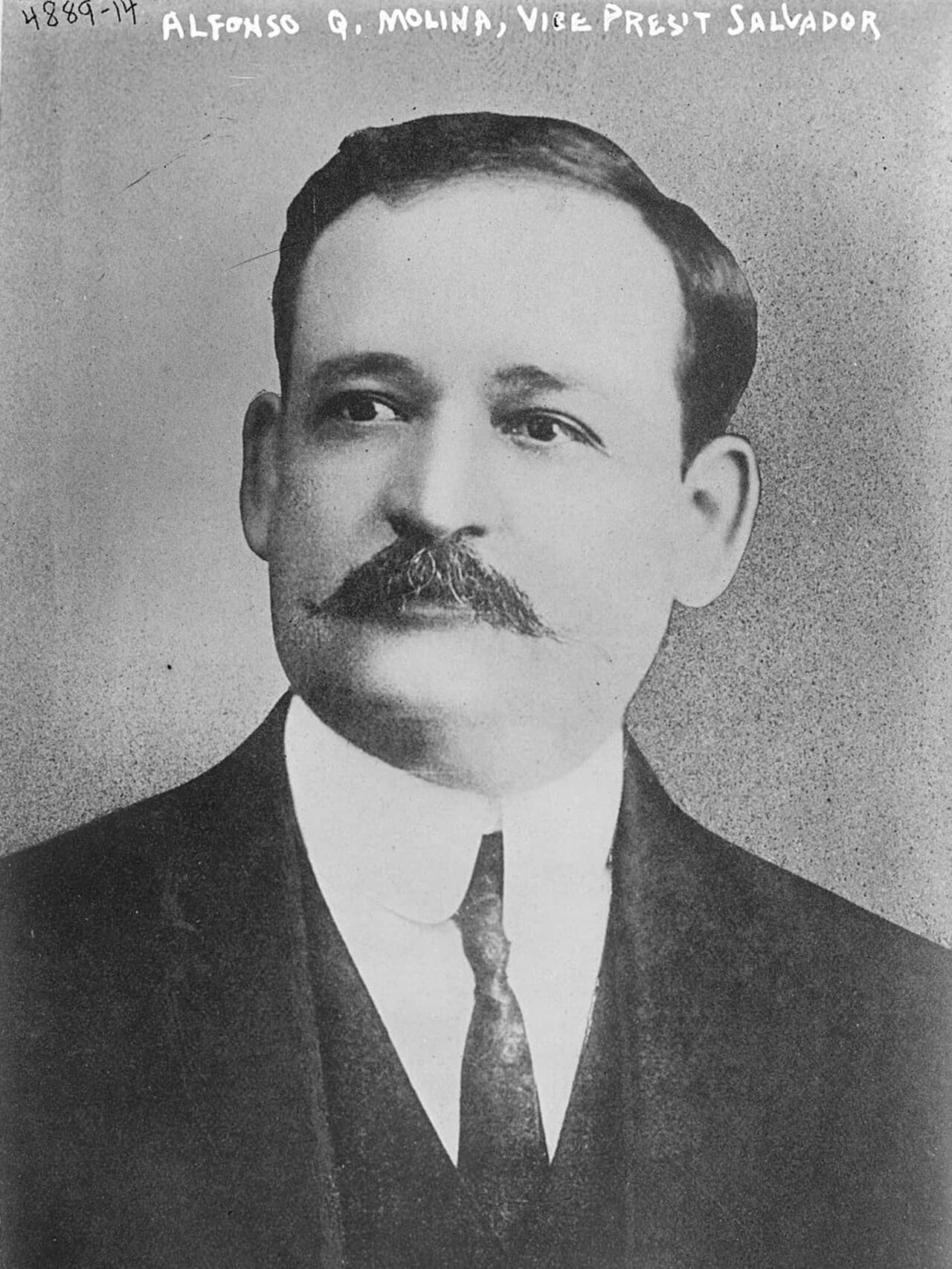 Alfonso Quiñónez Molina