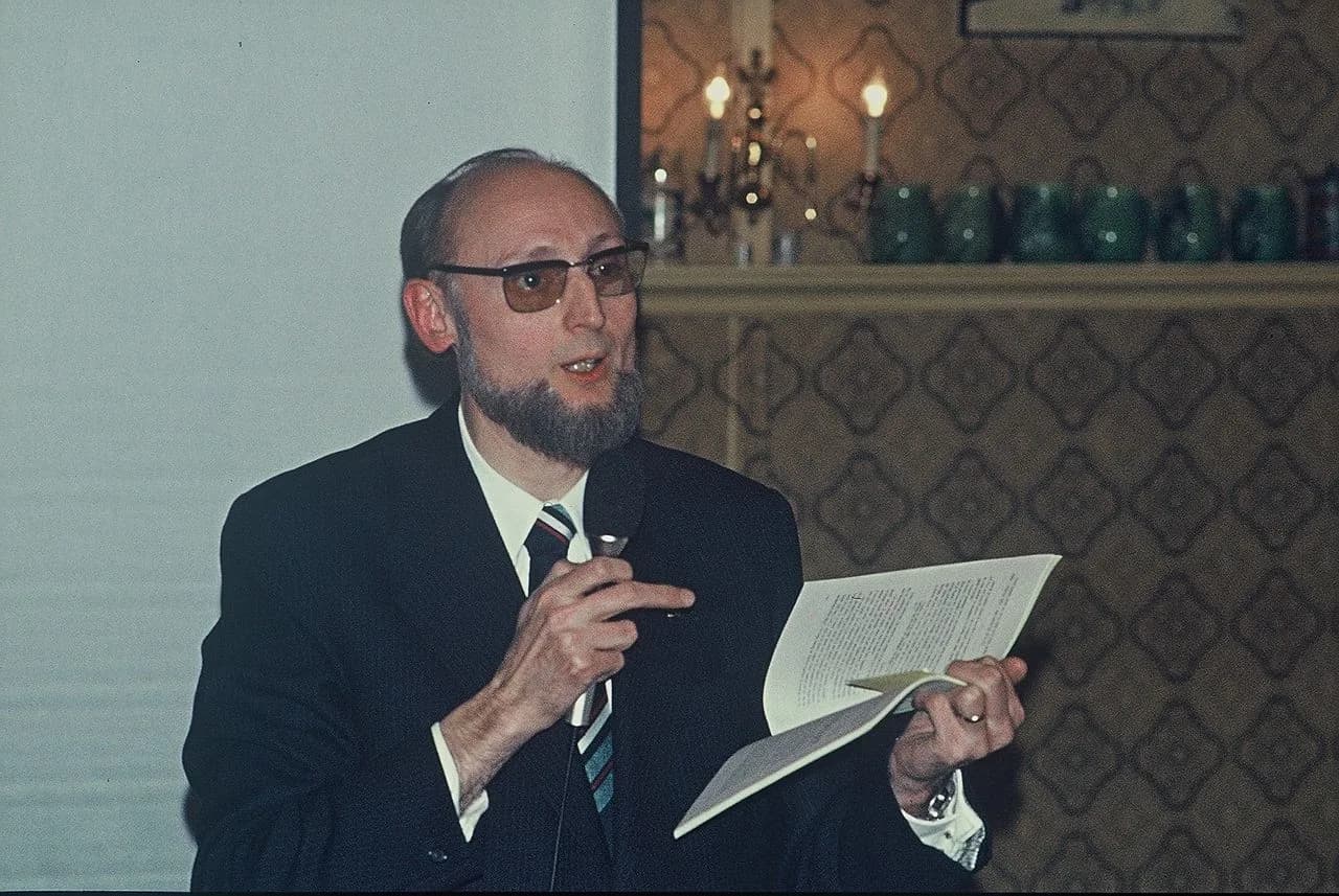 Manuel Halvelik