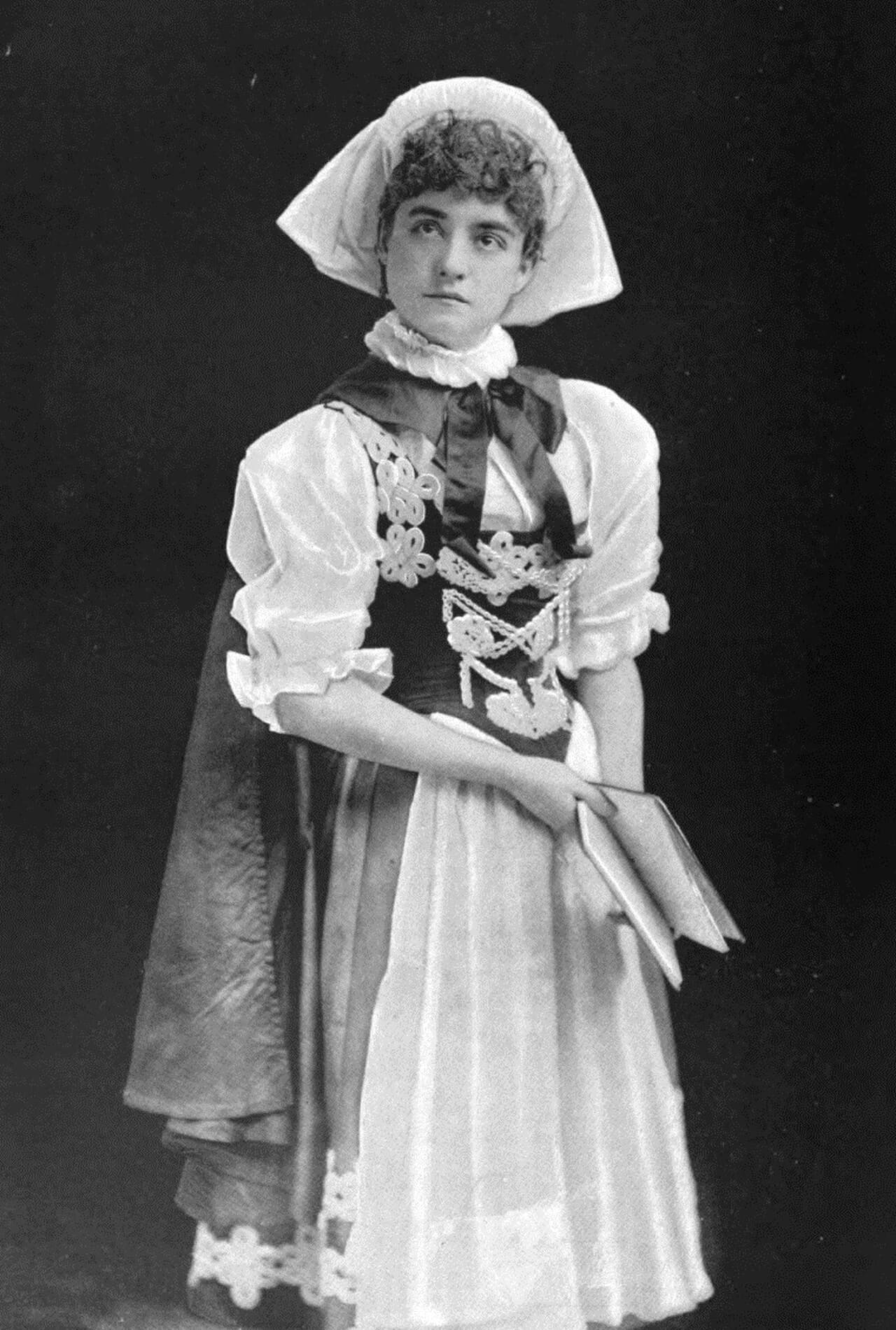 Marion Manola