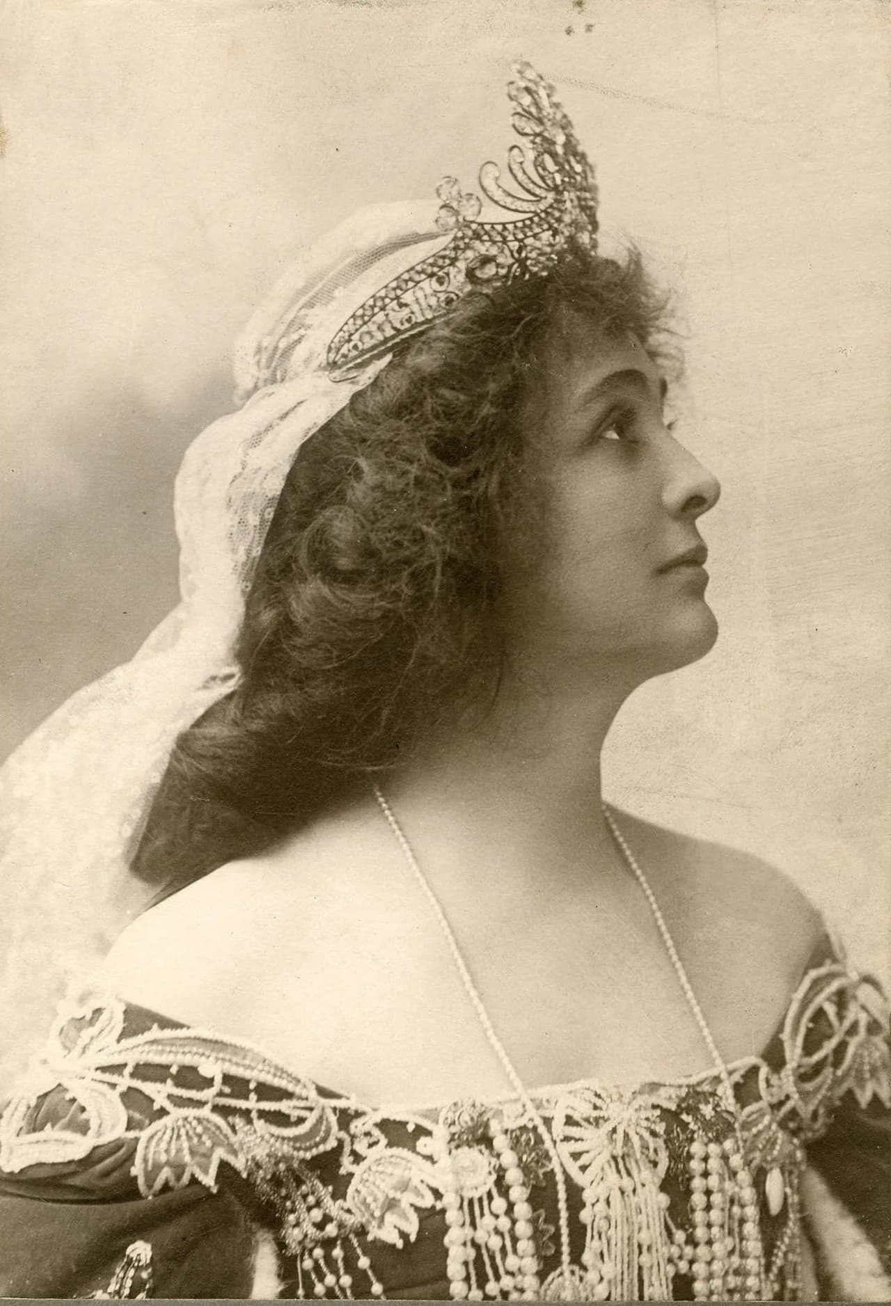 Roselle Knott