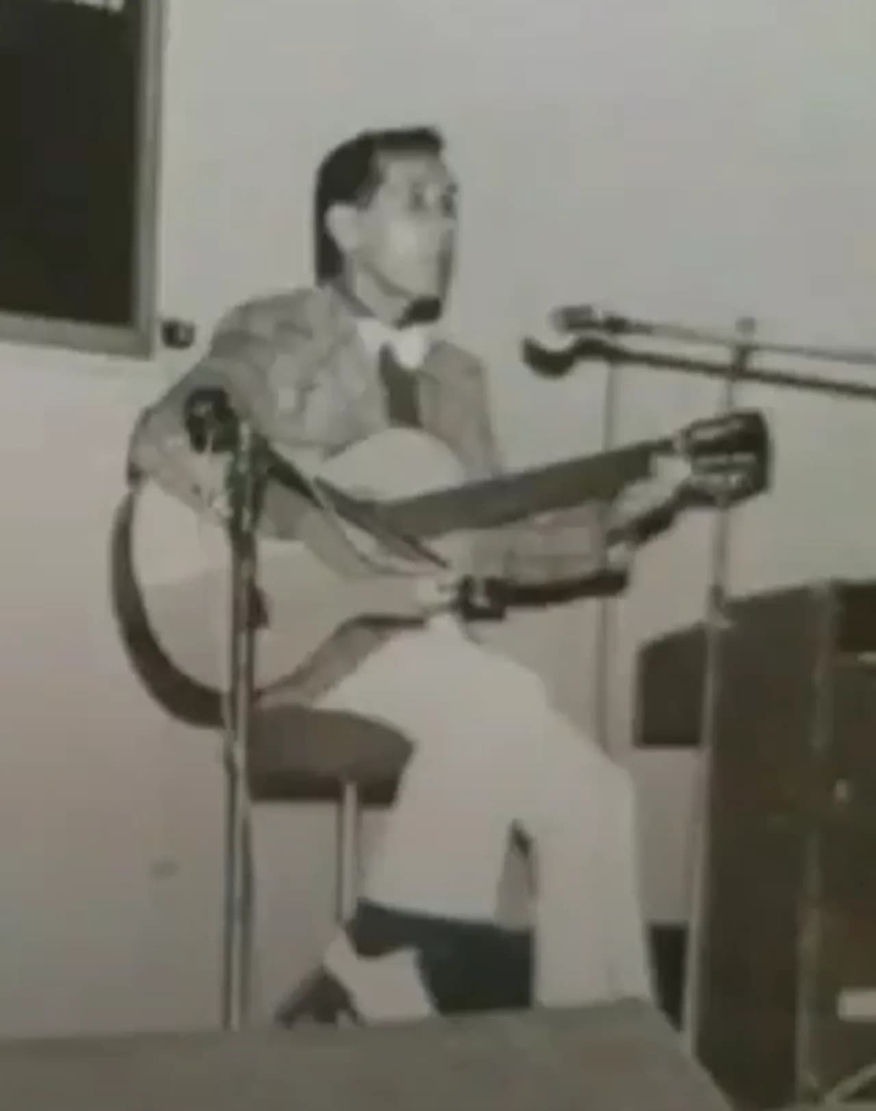 Luis "Checho" González