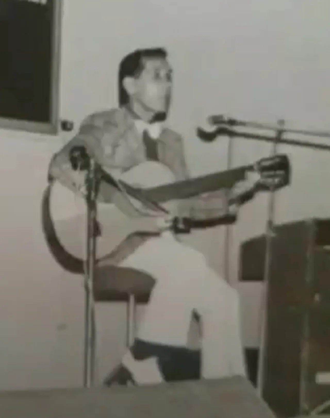 Luis "Checho" González