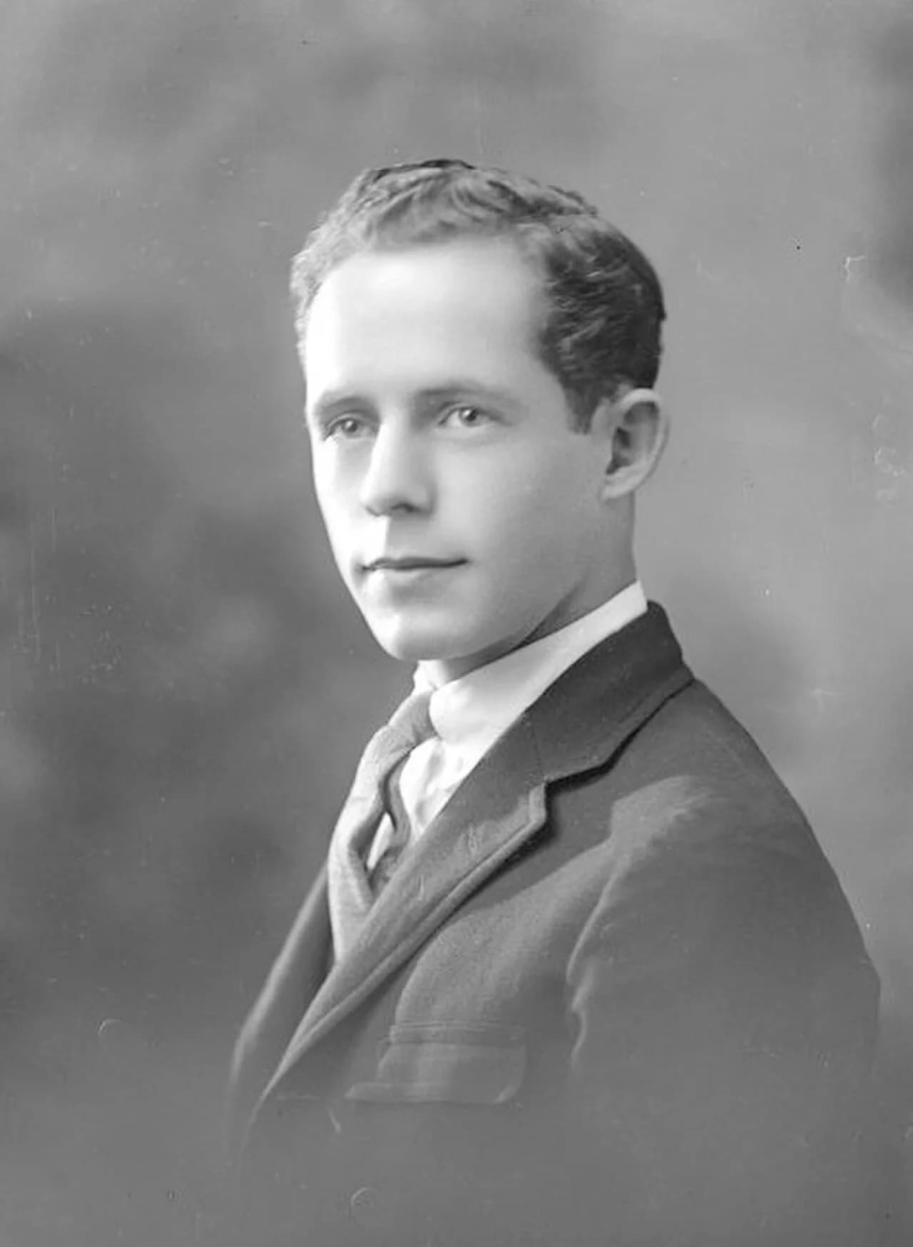 Walter Stemmons