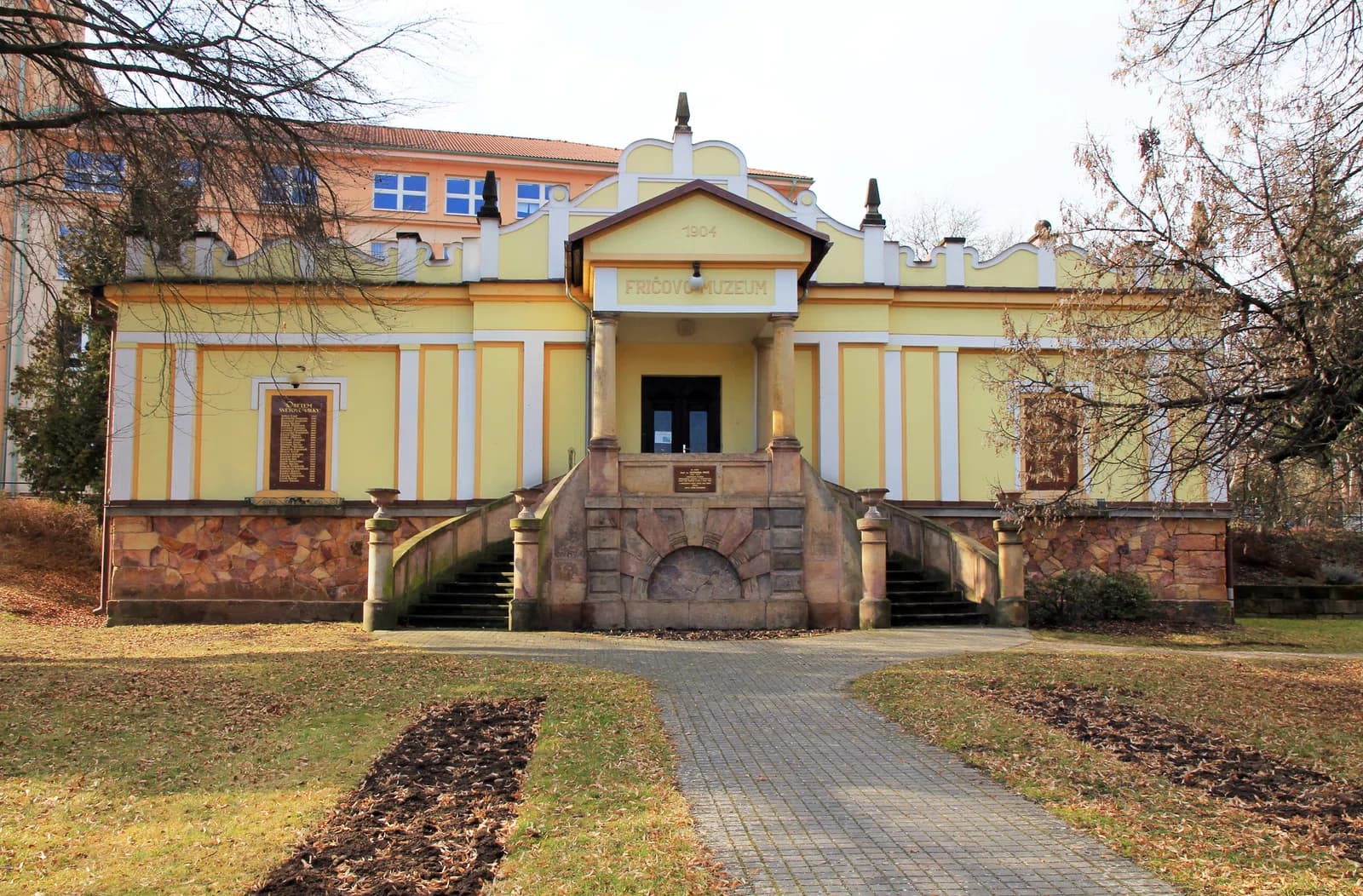 Lázně Bělohrad