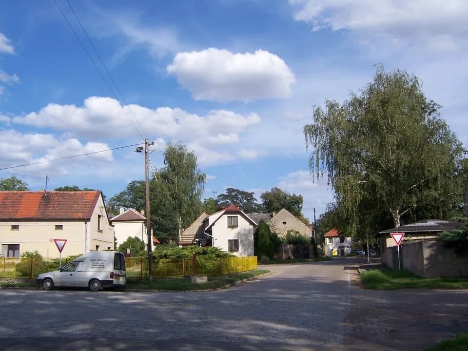 Břežany II