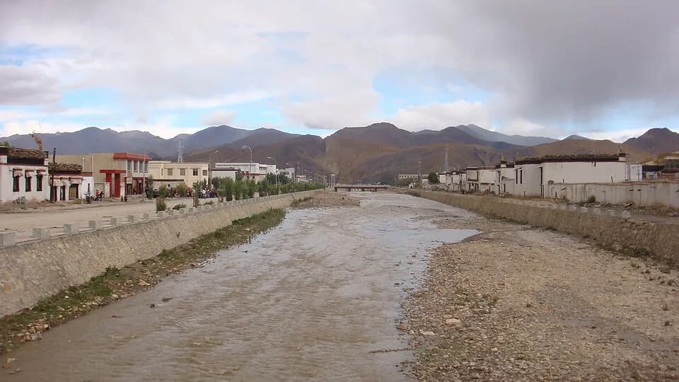 Tingri County