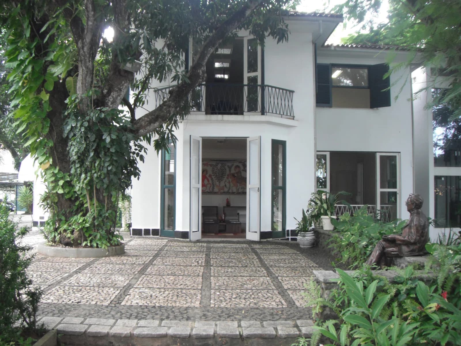 Bahiana School of Medicine and Public Health