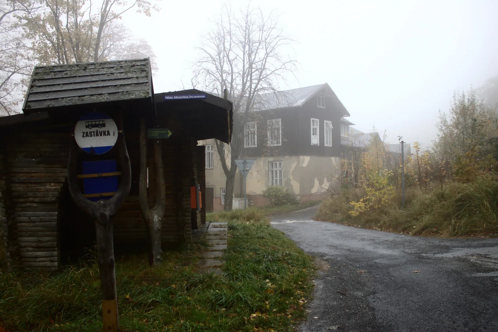 Žáry