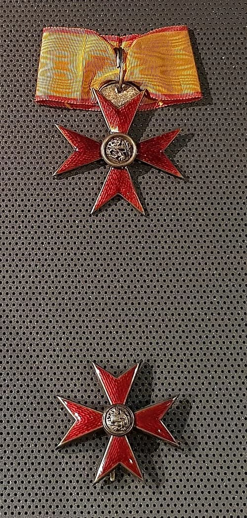 Komtur des Greifenordens‎
