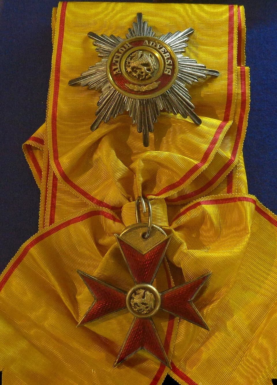 Großkreuz des Greifenordens‎