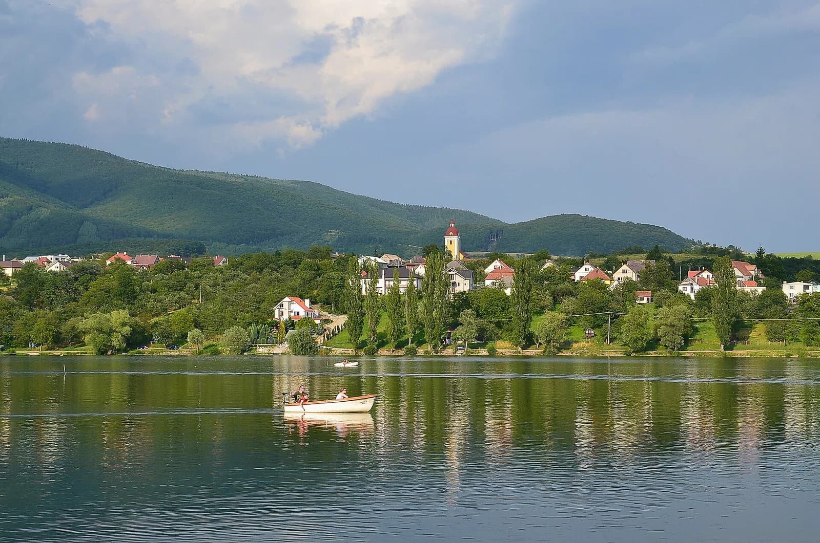 Kostolná Ves