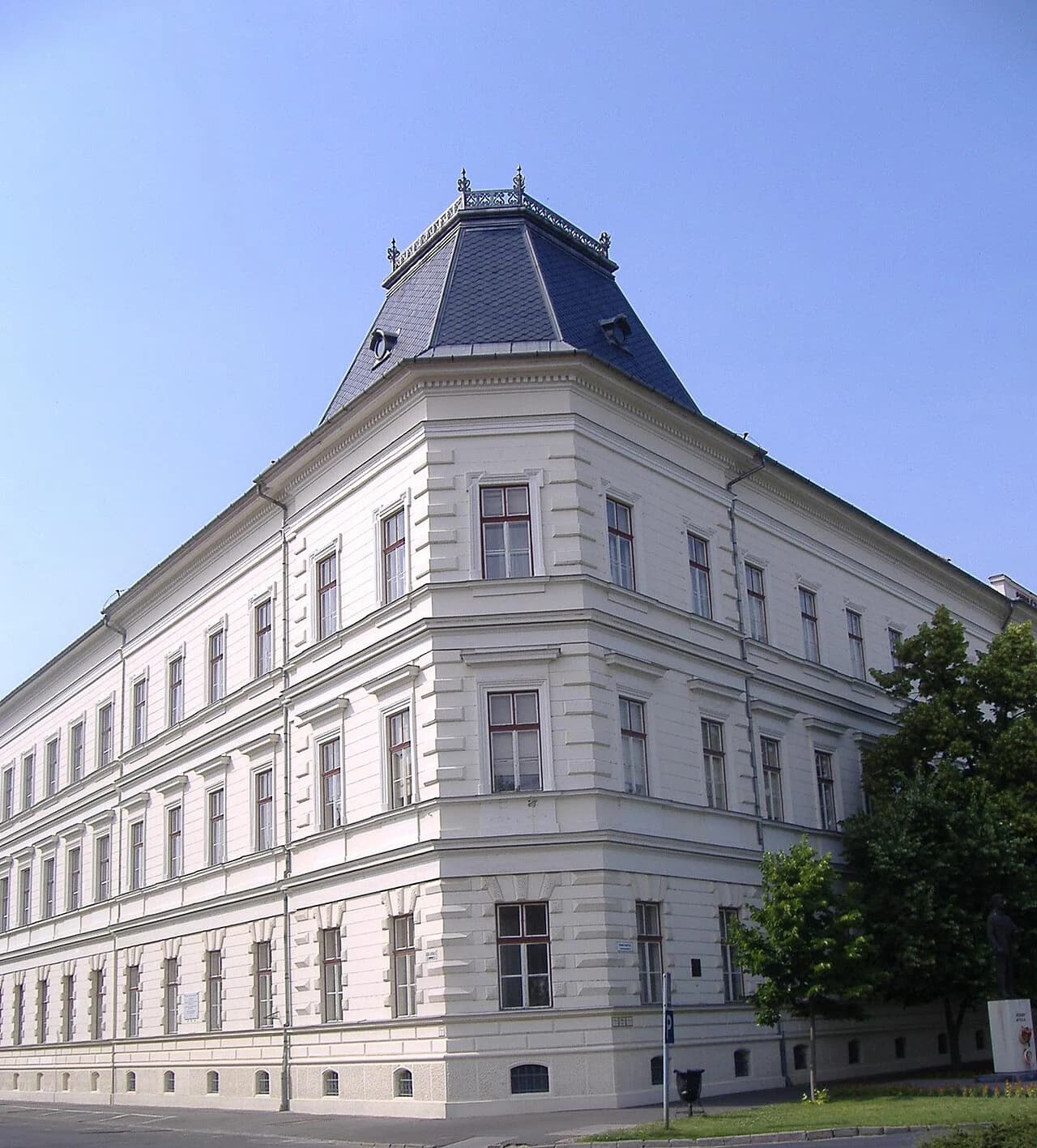 József Attila Grammar School
