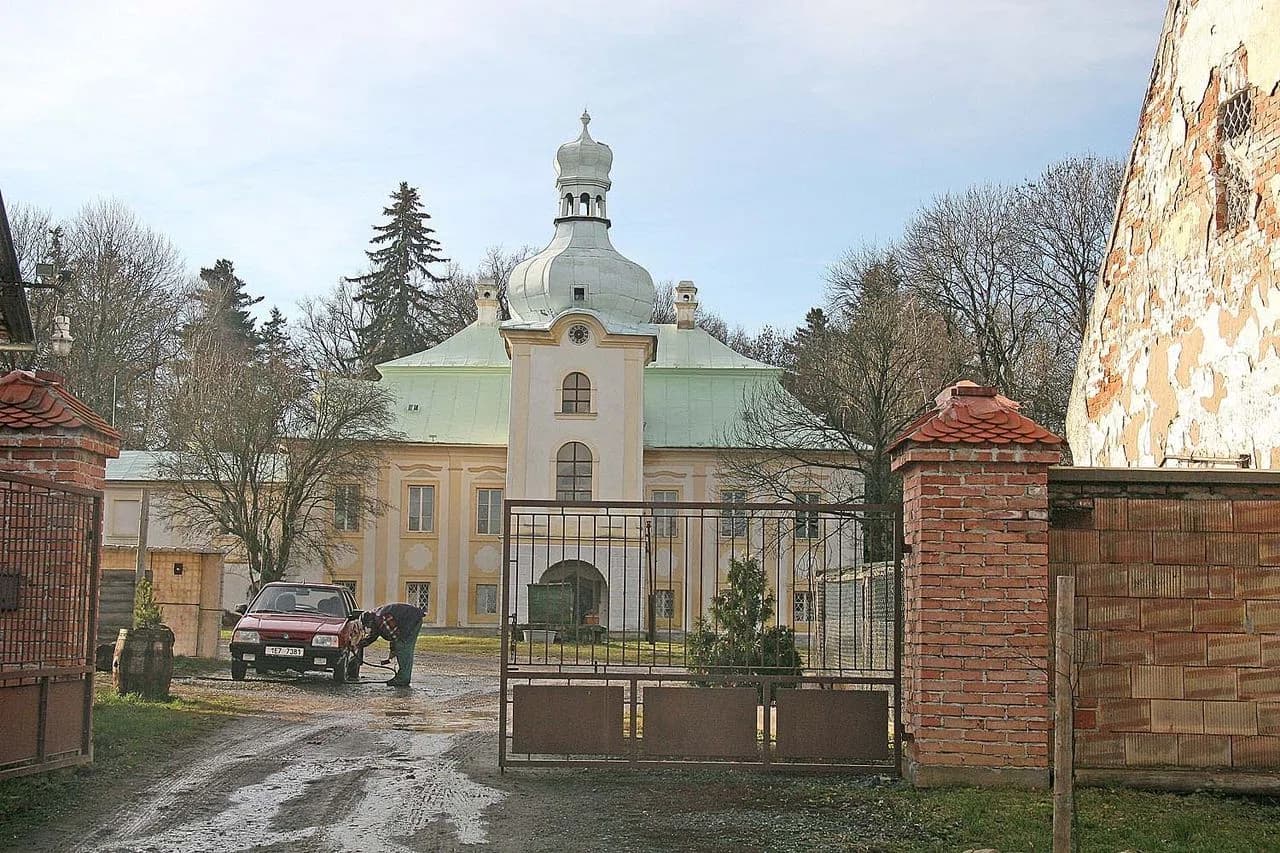 Úhrov
