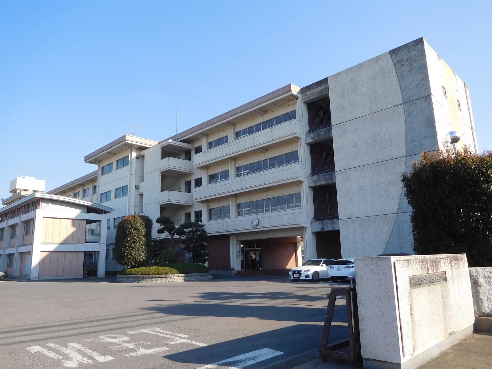 Tsuchiura First High School