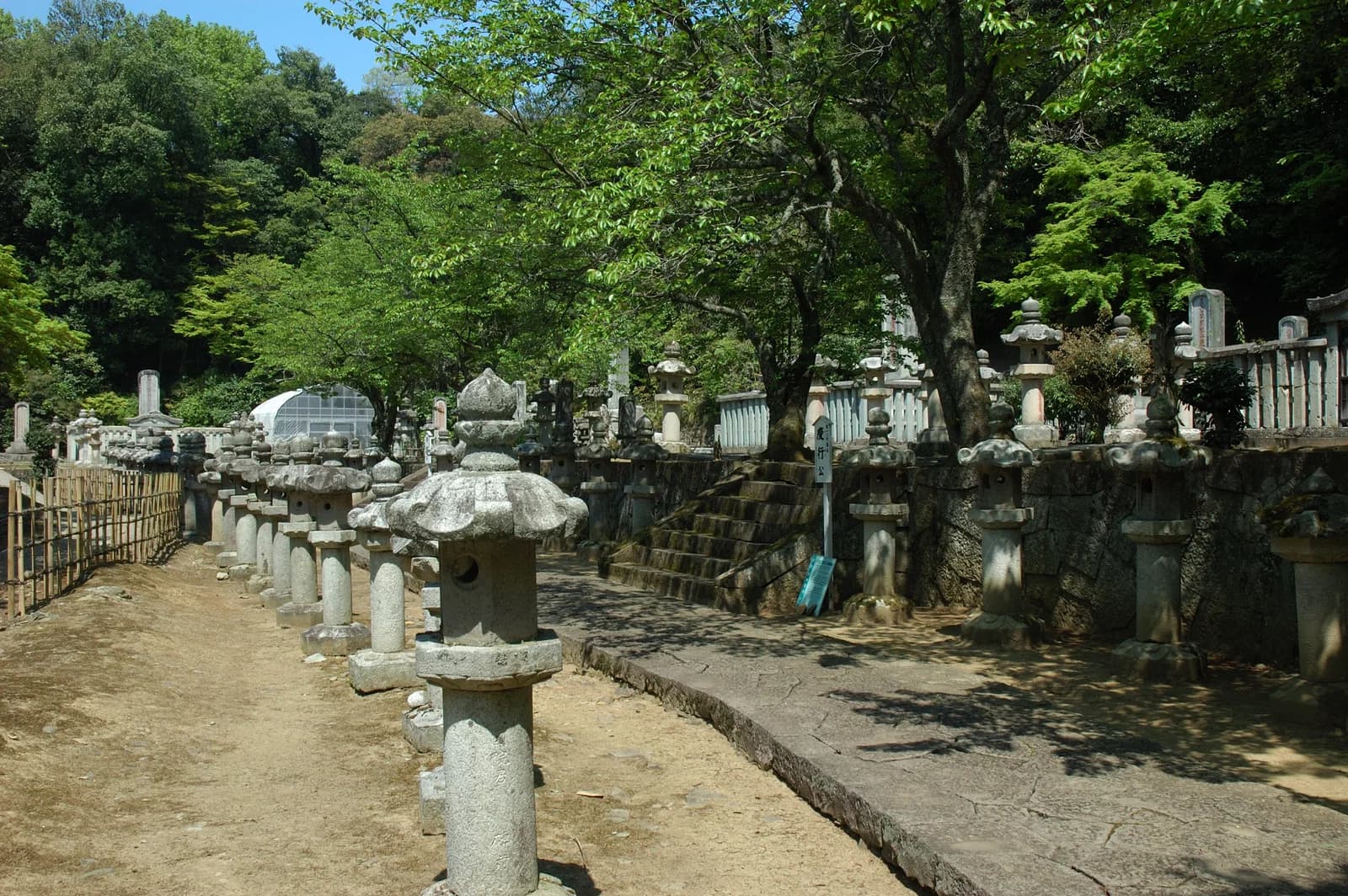 Tottori Domain Ikeda clan cemetery