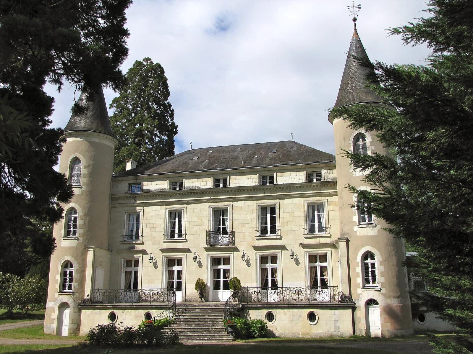 Tournon-Saint-Pierre