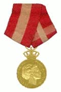 Royal Medal of Recompense in gold with crown