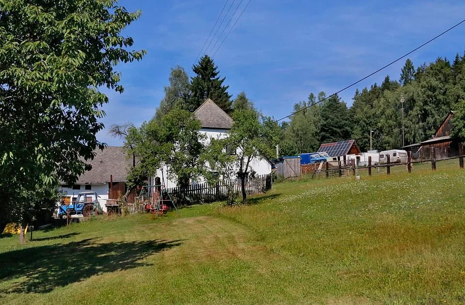 Chválov