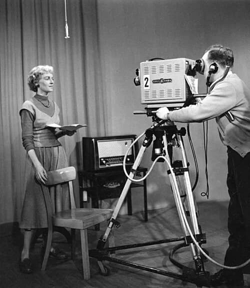 continuity announcer