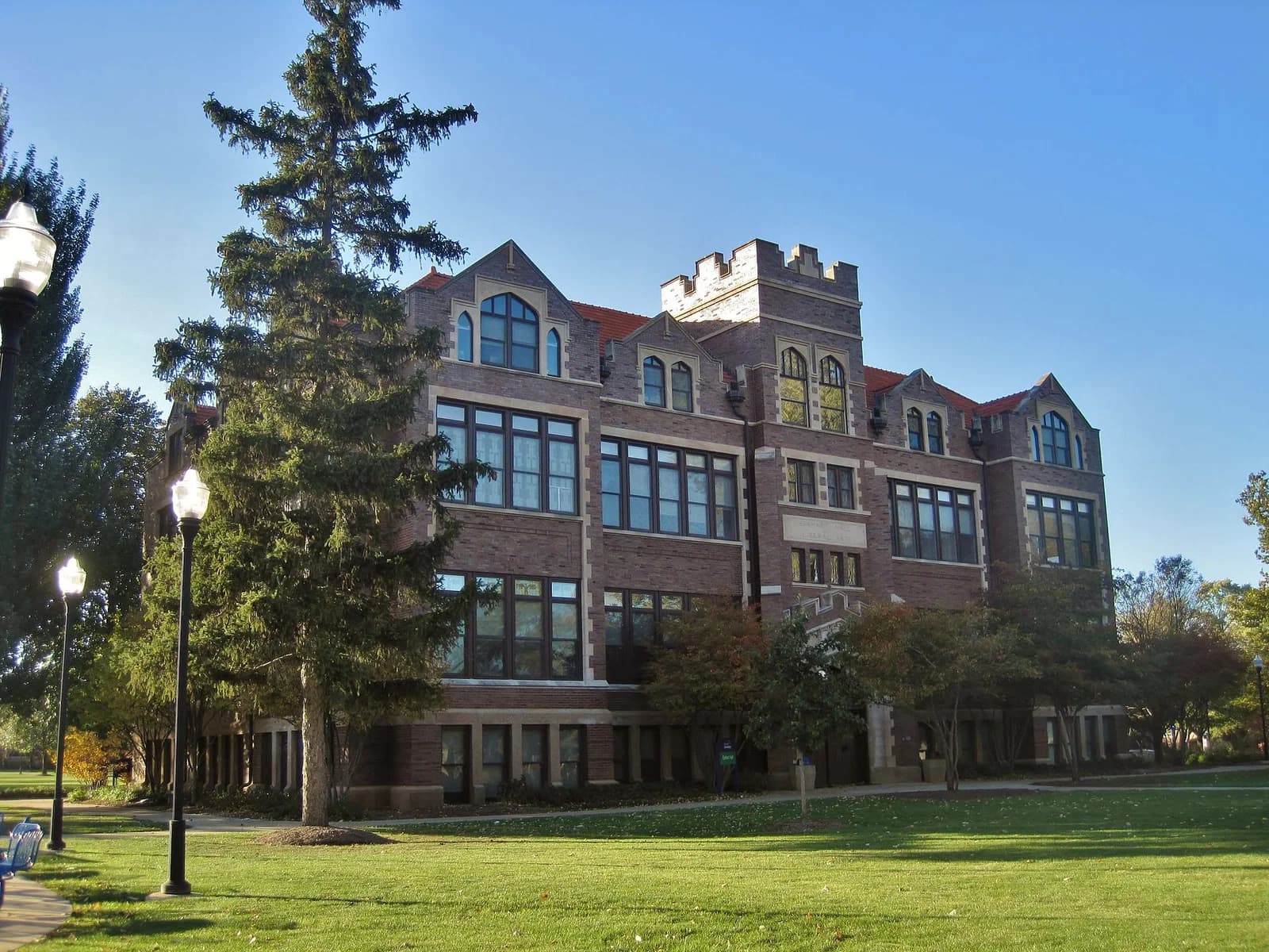 Aurora University