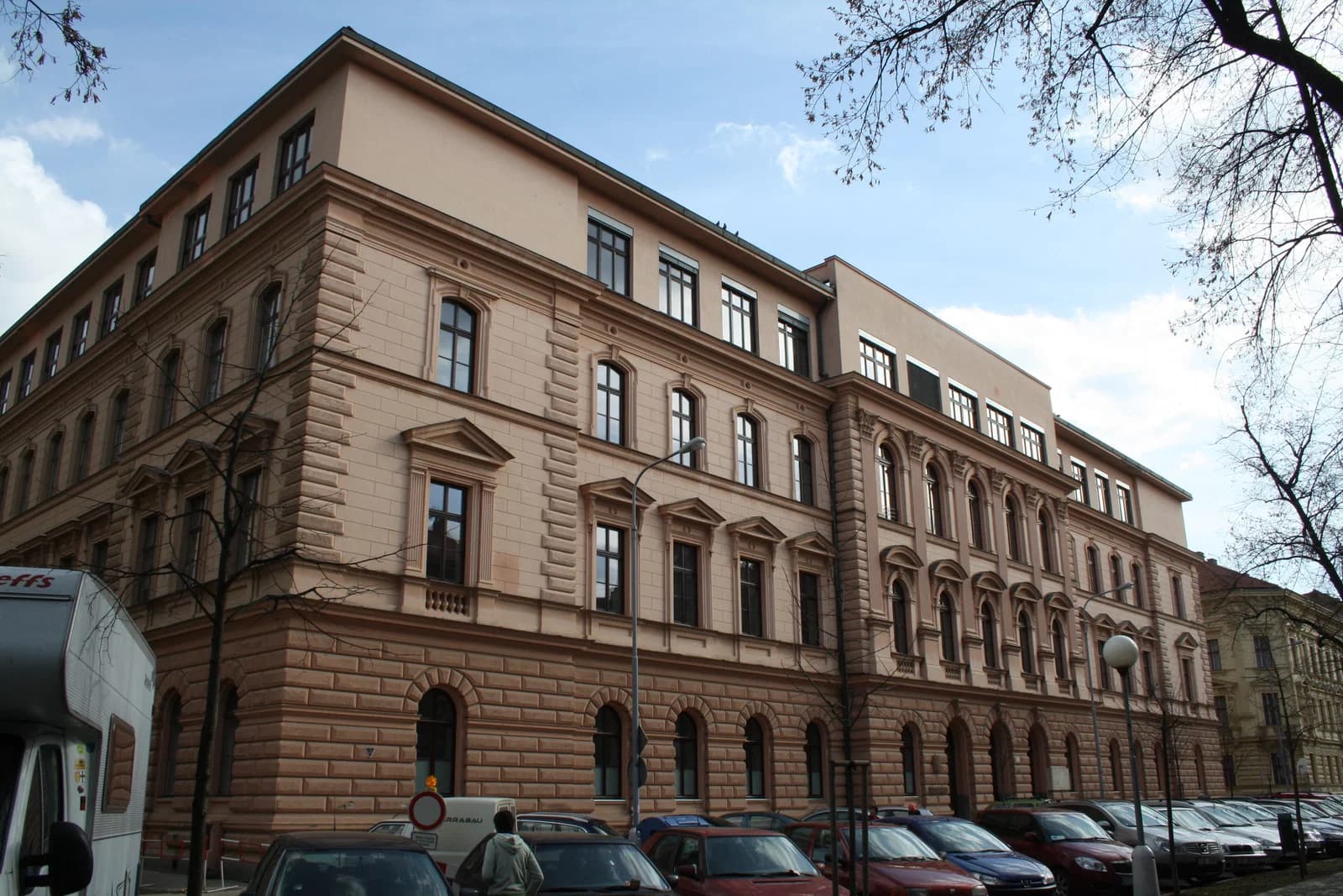 třída Kapitána Jaroše grammar school
