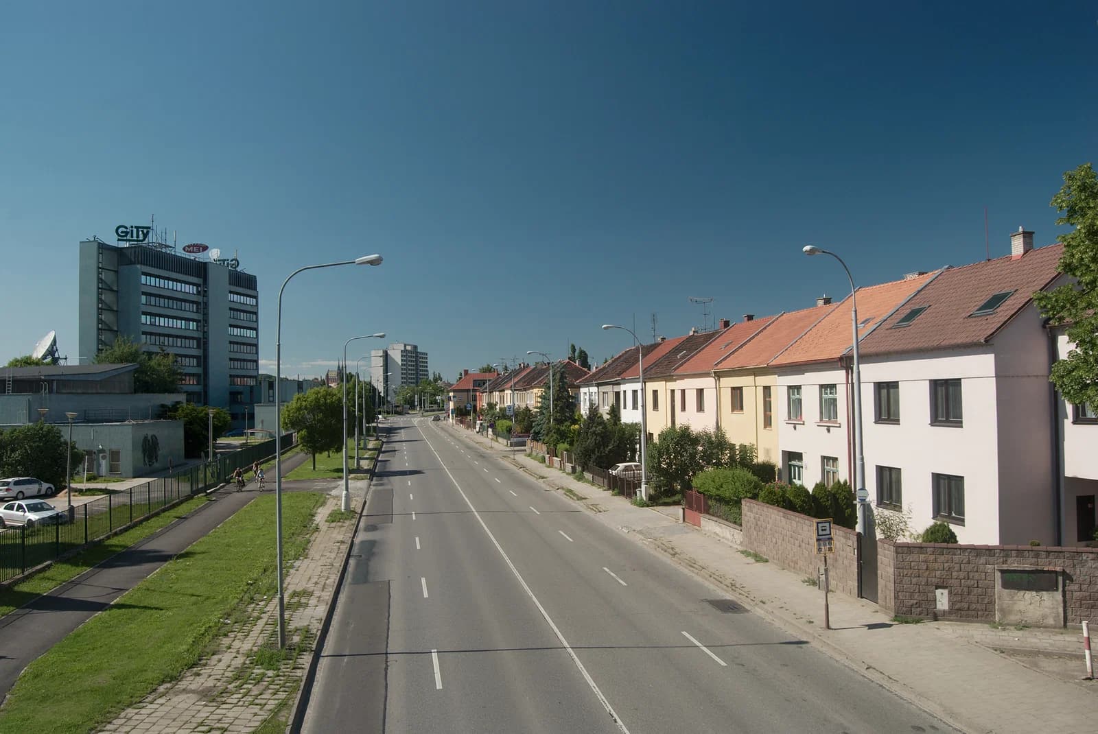 Komárov