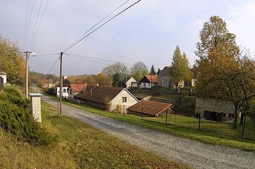 Lhota (Chříč)