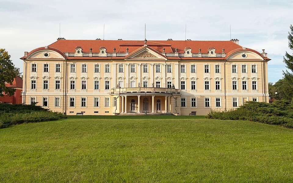 Tloskov