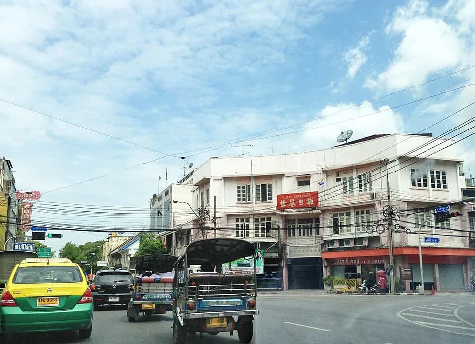 Si Kak Phraya Si intersection