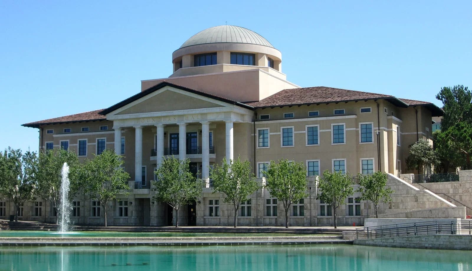 Sōka University