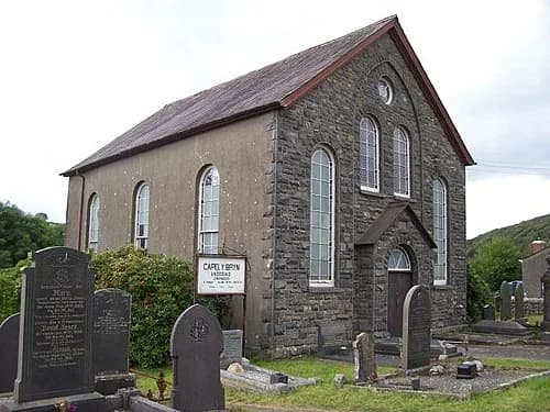 Cwrtnewydd