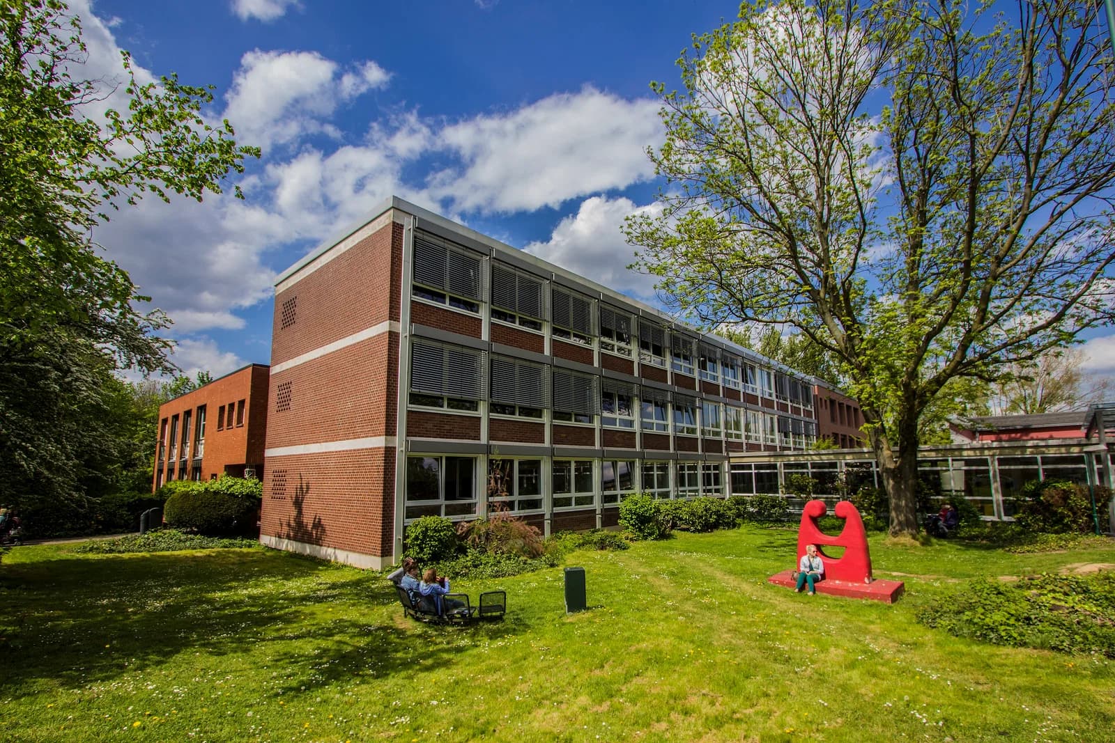 Rheinland-Westfalen-Lippe University of Applied Sciences