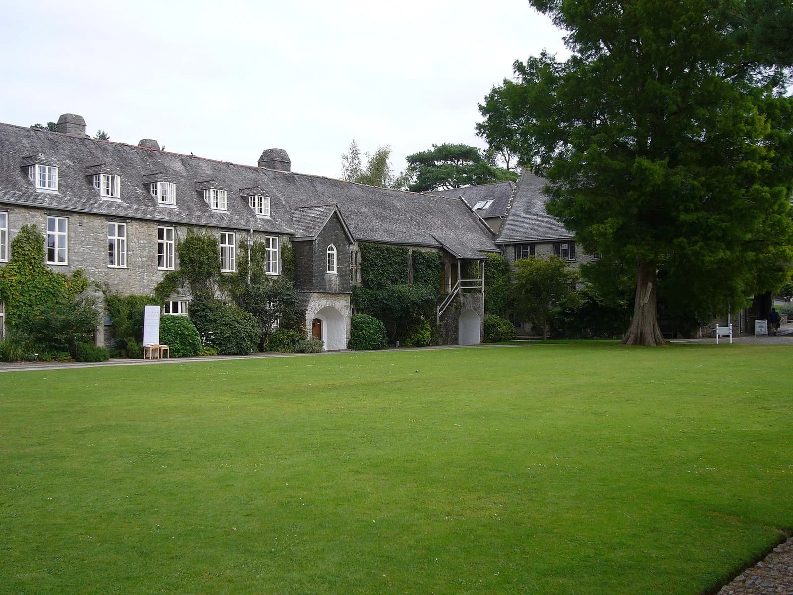 Dartington Hall School