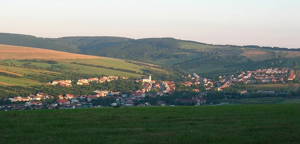Strání