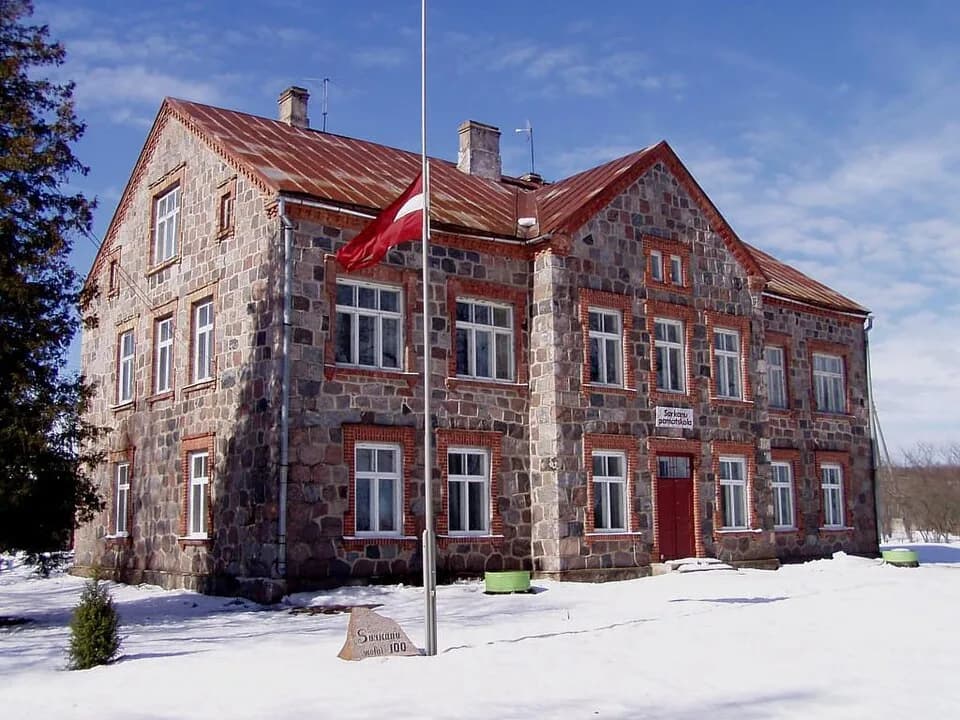 Sarkaņi