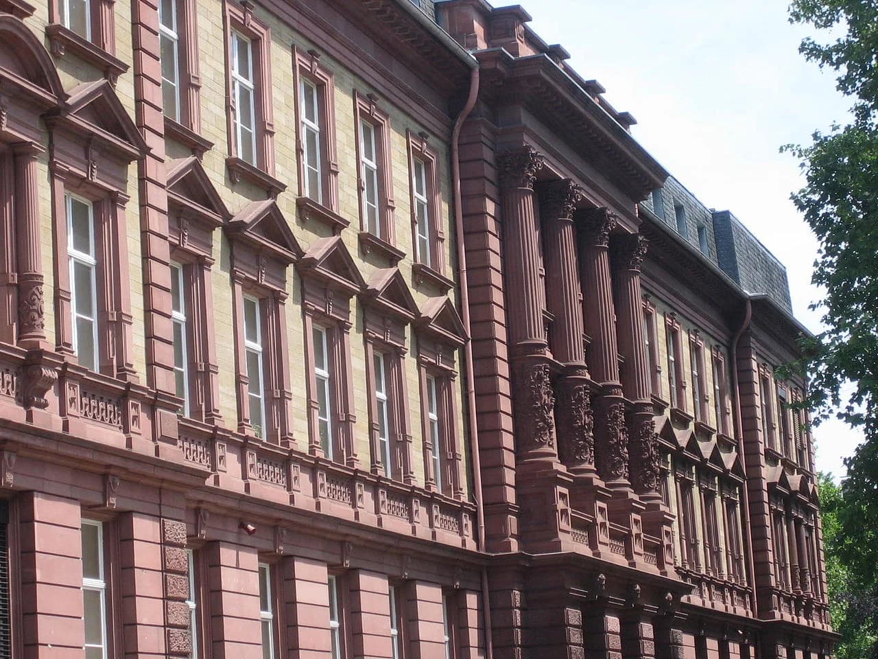 Rabanus-Maurus-Gymnasium