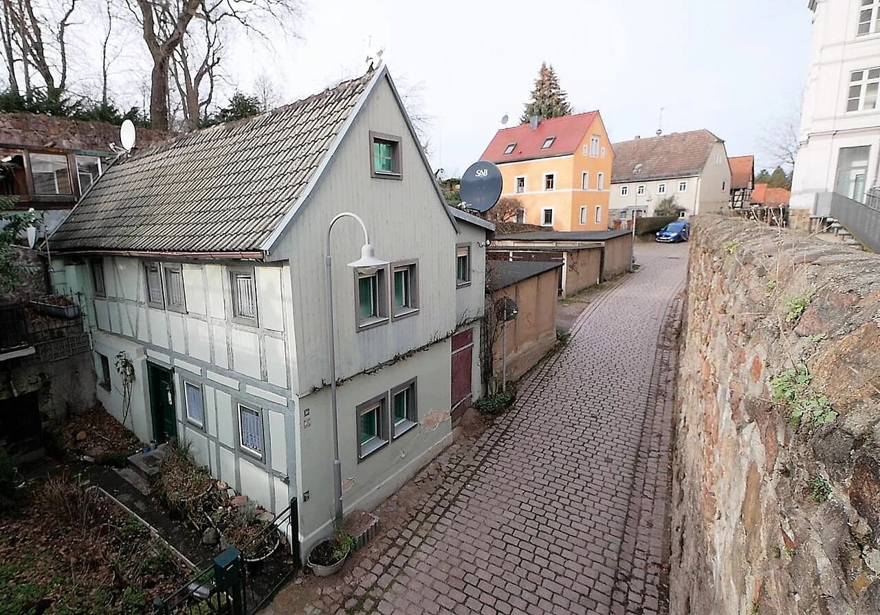 Hintermauer