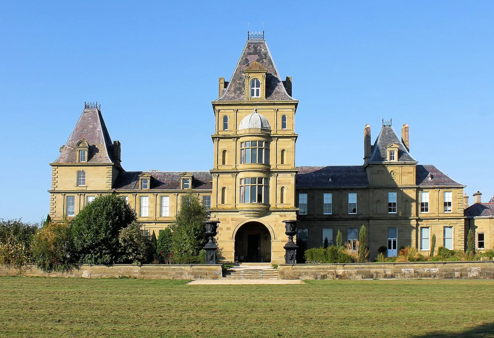 Wynnstay Hall