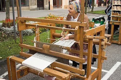 linen weaver