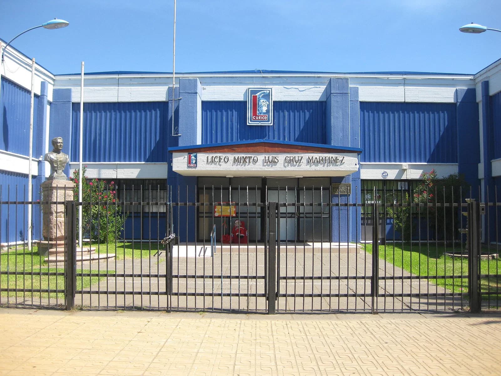 Colegio Luis Cruz Martínez