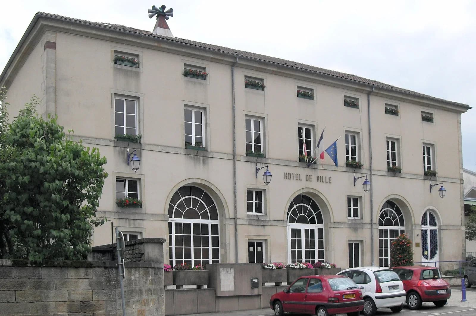 Dompaire