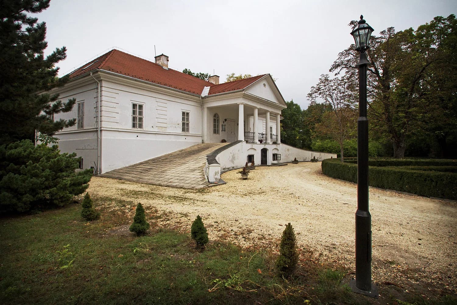 Gyón