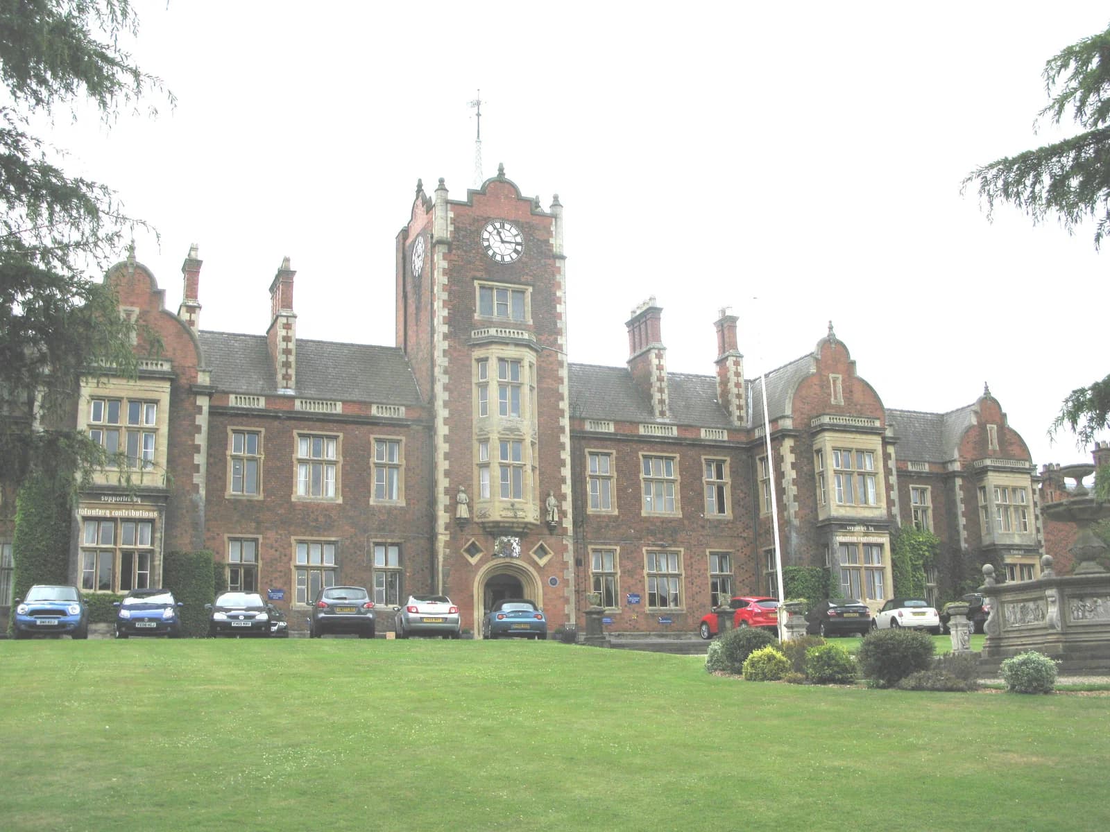 Royal Wolverhampton School