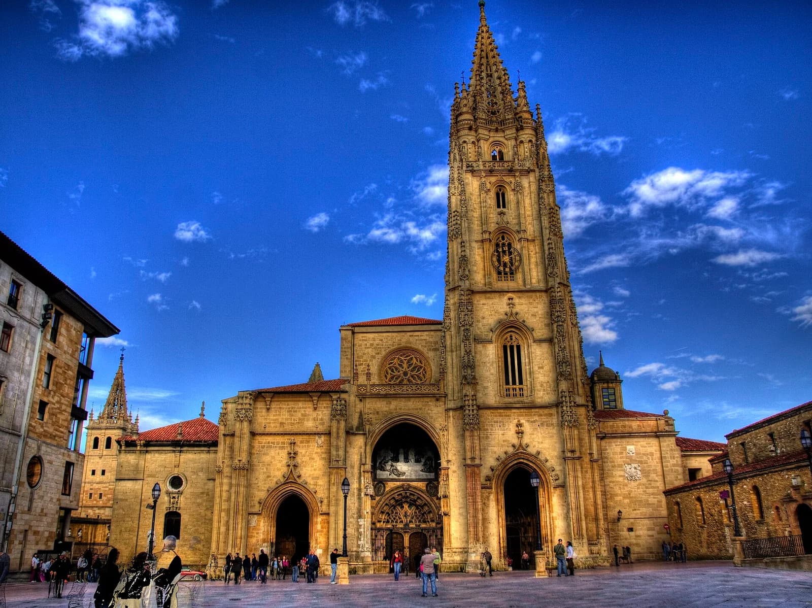 Oviedo City