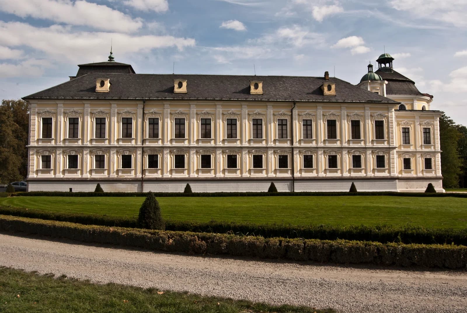 Kravaře Castle